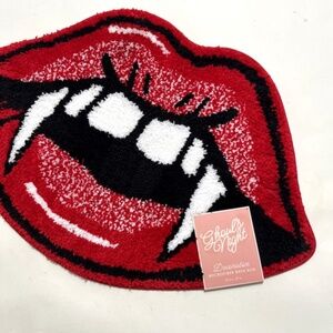 NWT GHOUL'S NIGHT Bath Rug Mat Vampire Fangs Lips Dracula Halloween Red Teeth